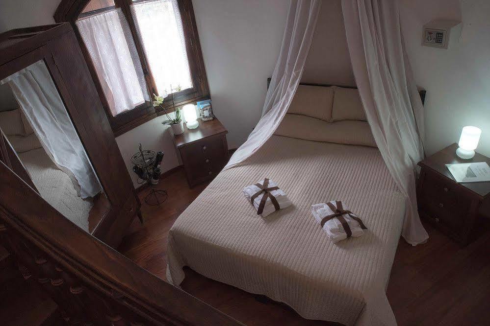 Castello Bed and Breakfast Valguarnera Caropepe Exteriör bild